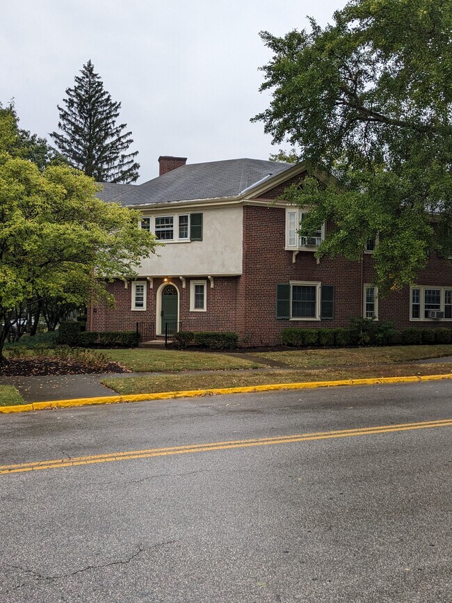 Building Photo - 3901 Plainville Rd