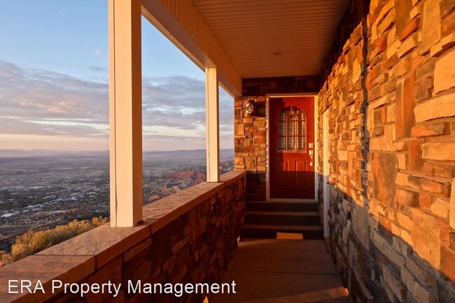 Foto del edificio - 1947 High Cedar View Dr