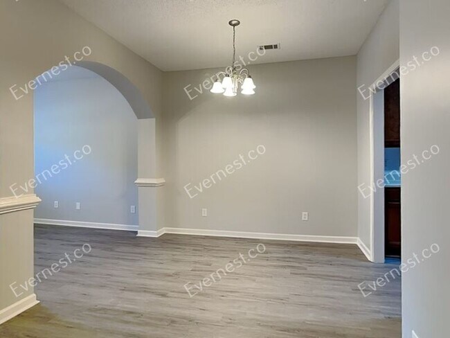 Building Photo - 8627 Thomas Rd