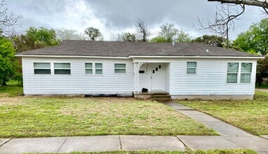 Building Photo - 4624 Erath Ave