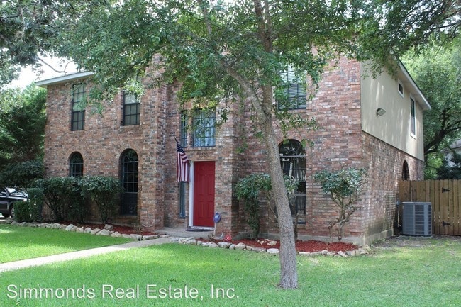 Building Photo - 4 br, 2.5 bath House - 2326 Oak Castle