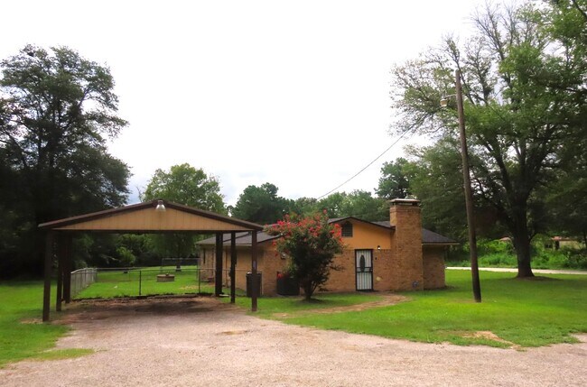 Foto del edificio - Country Living-City Close! 3 Bedroom, 2 Ba...