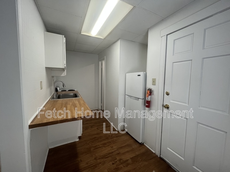 Building Photo - 521 Lehman St