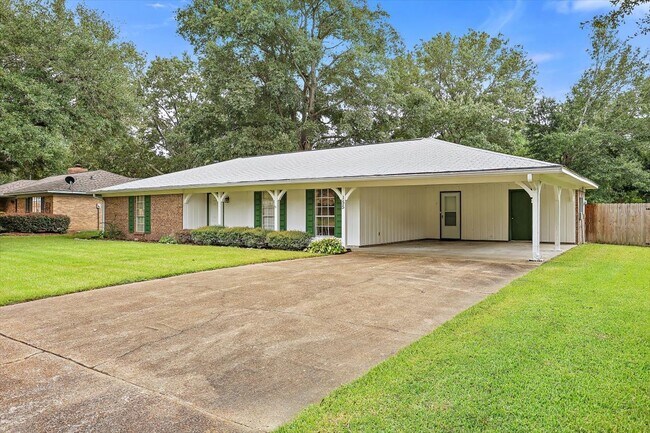 Building Photo - 155 Cypress Dr