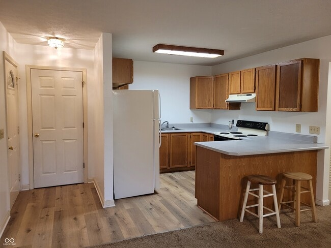 Foto del edificio - 250 Locust Ln