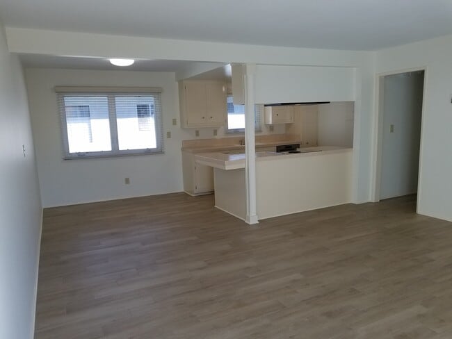 Dining area and Kitchen - 1100 Opal St