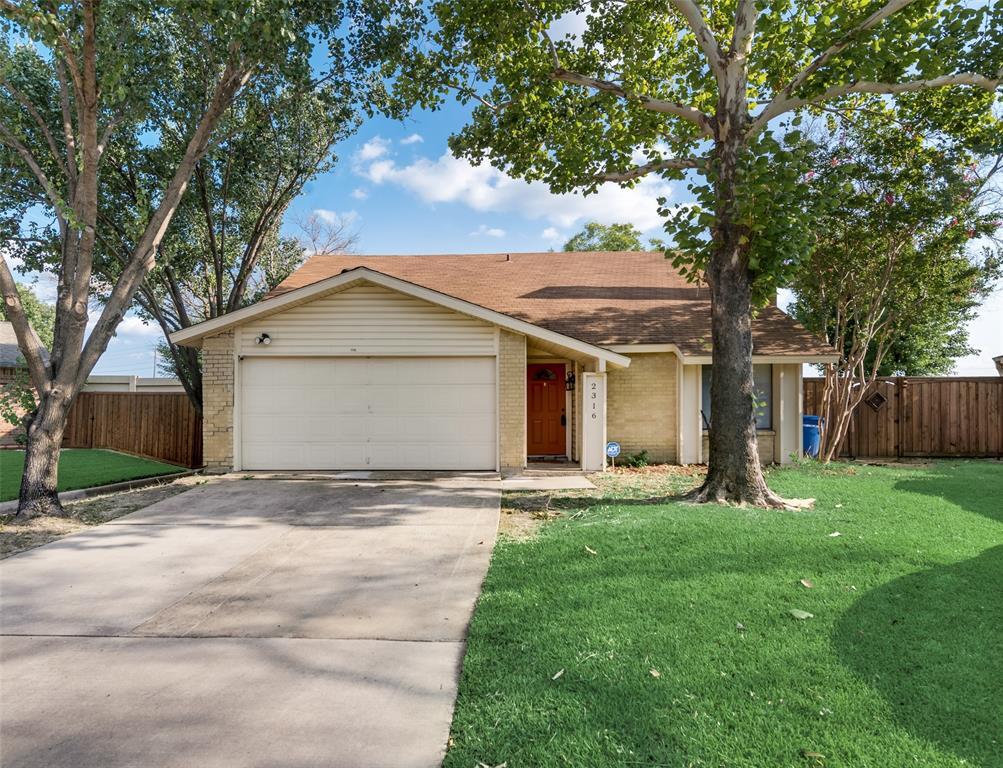 Primary Photo - 2316 Montclair Cir