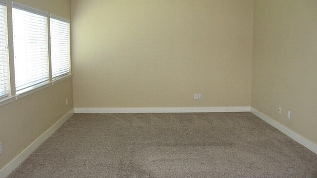 Foto del edificio - 7627 Fallen Leaf