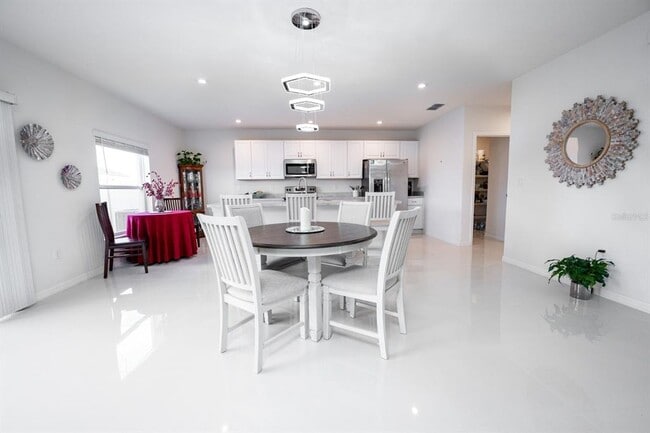 Building Photo - 458 Hamlet Lp