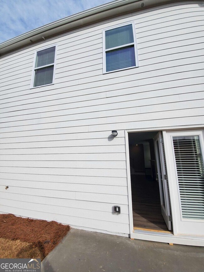 Foto del edificio - 763 Woodstock Grove Dr