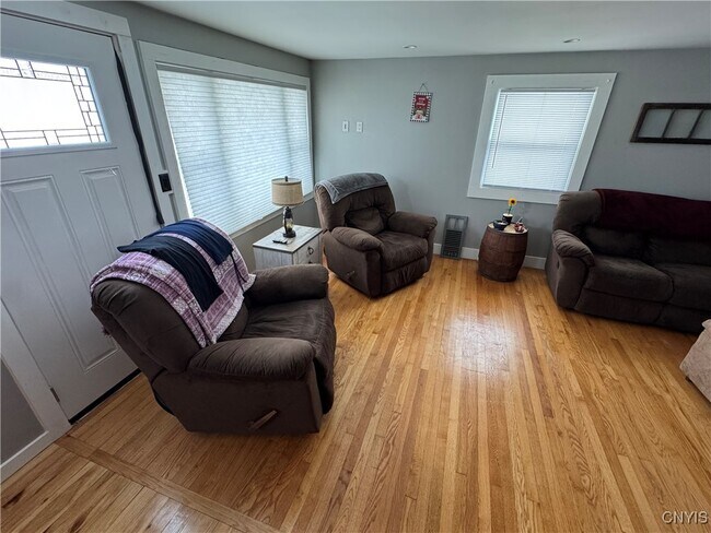 Foto del edificio - 9646 River Rd