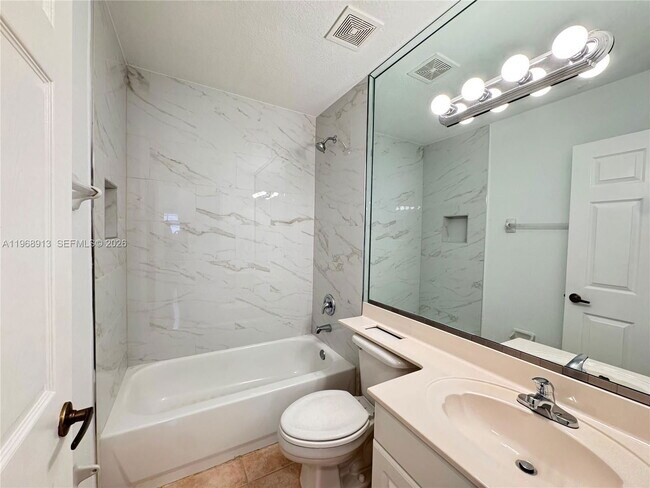 Building Photo - Southwest 94th Lane, Miami, FL 33156 - 3 BR 2 BA townhouse