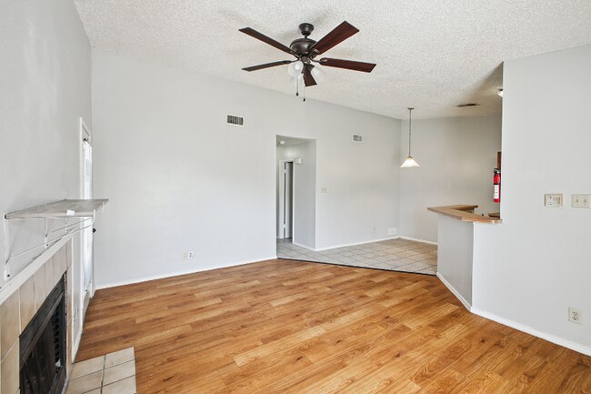 Foto del edificio - 5522 Lochmoor