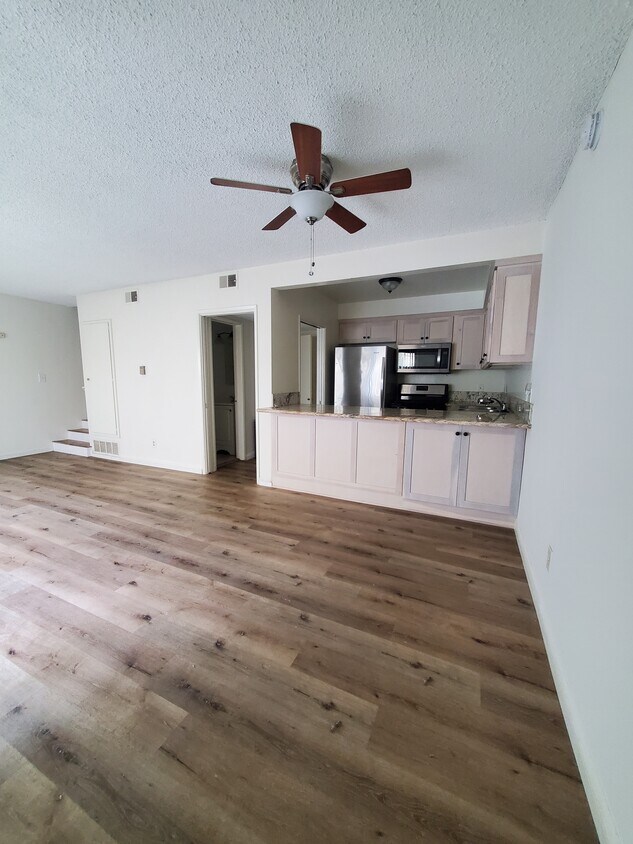 Foto principal - 7721 St Bernard St