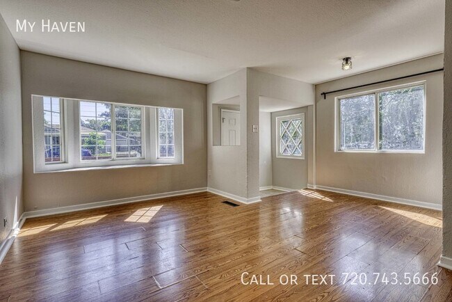 Foto del edificio - Cozy 2-Bedroom in Elyria-Swansea