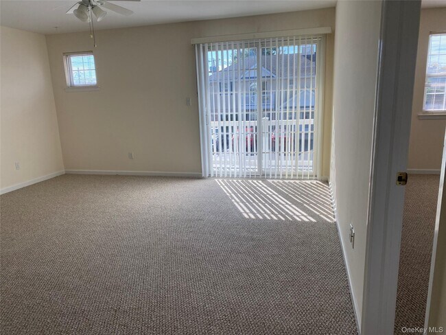 Foto del edificio - 7 Dominick Ct