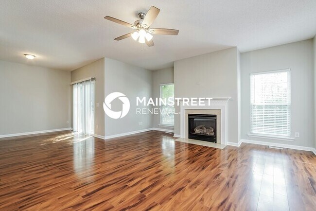 Foto del edificio - 5 Bedroom Pet-Friendly Home in Wake Forest, NC with Main Street Renewal