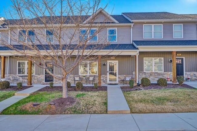 Photo - 318 Meridian St Townhome
