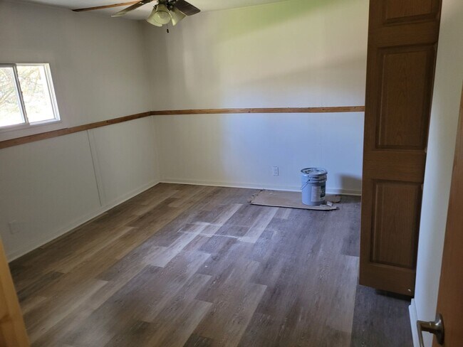 Foto del edificio - 3 BR 1 Bath - Complete Interior Remodel!
