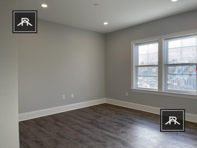 Foto del edificio - 4 bedroom in Brighton MA 02135