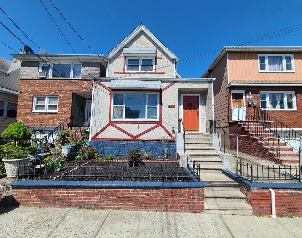 Primary Photo - 7507 1st Ave