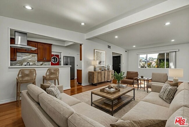 Foto del edificio - 5350 S Slauson Ave