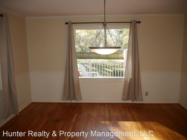 Building Photo - 4 br, 2 bath House - 2434 Rosewood Ave
