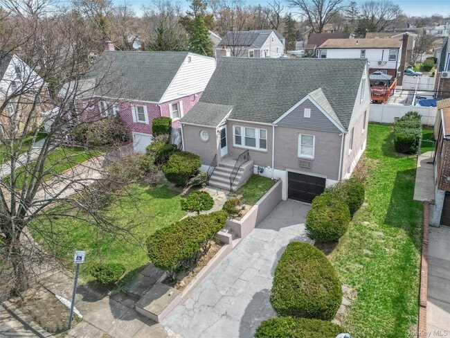 Foto del edificio - 5 Hawthorne Ln