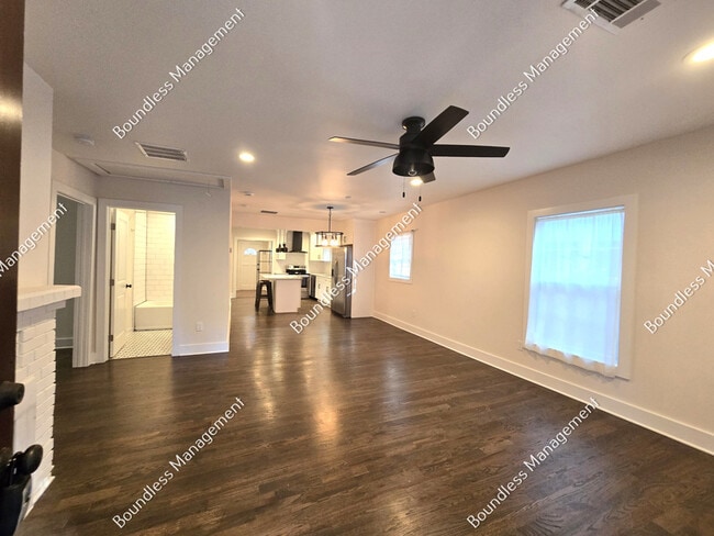 Foto del edificio - 2354 Burroughs Ave SE