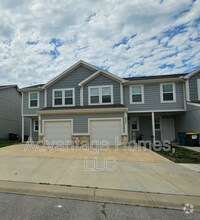 Building Photo - 333 N 5th Ter
