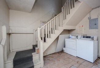 Building Photo - 1305 Adams St