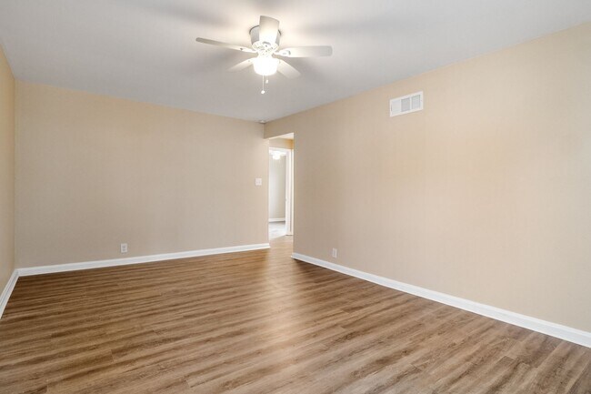 Building Photo - Single Family Ranch (2 Bed/1 Bath) in Hanl...