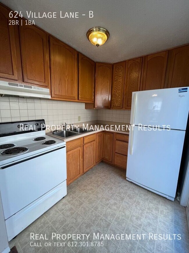 Foto del edificio - 624 Village Ln