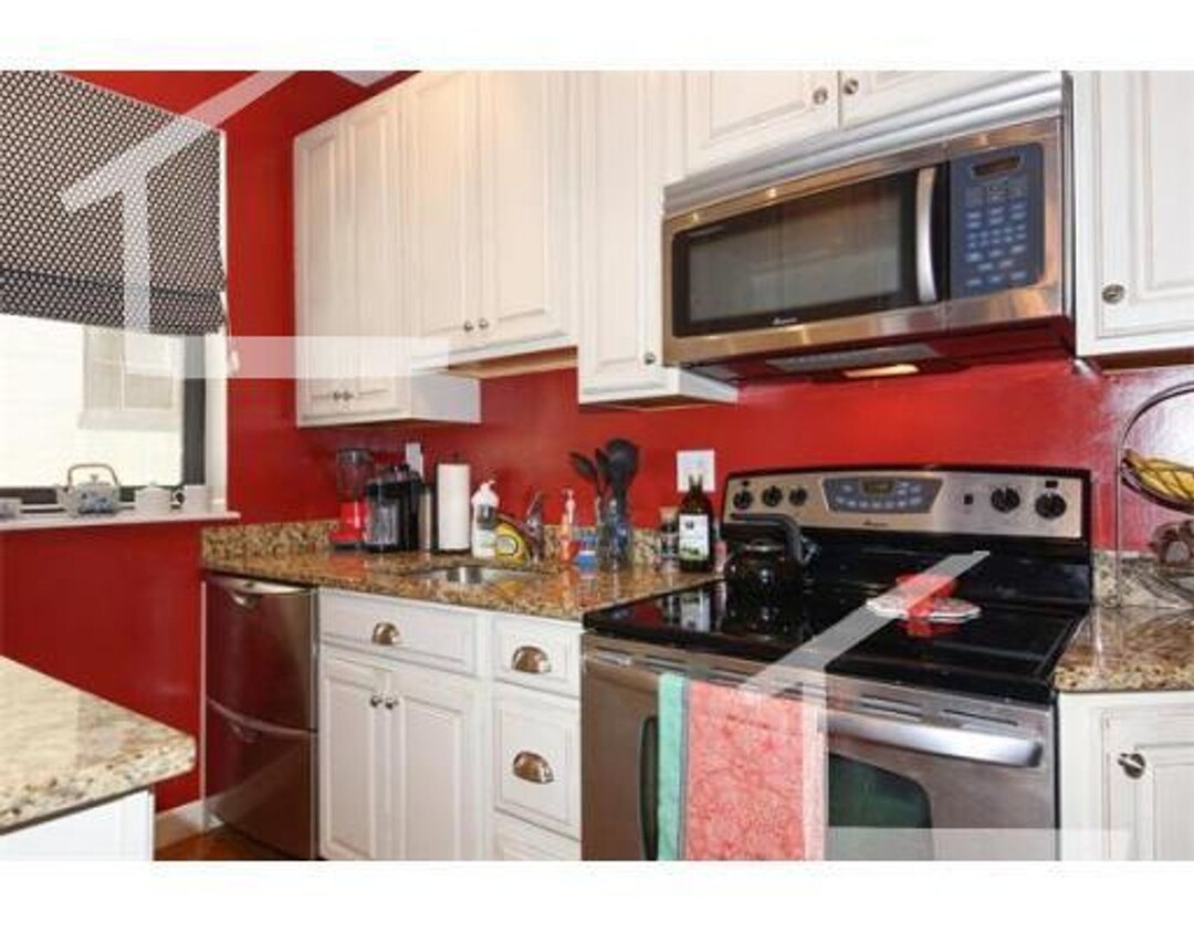 Primary Photo - NO BROKER'S FEE! Beautiful 2 Bed On the Br...
