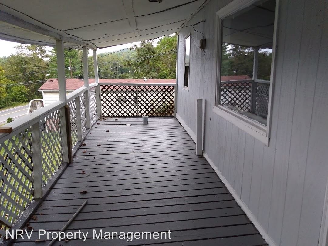 Foto del edificio - 3 br, 1 bath House - 1095 Depot Street