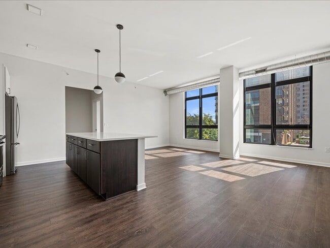 Open Concept Island Kitchen - Vantage on the Park