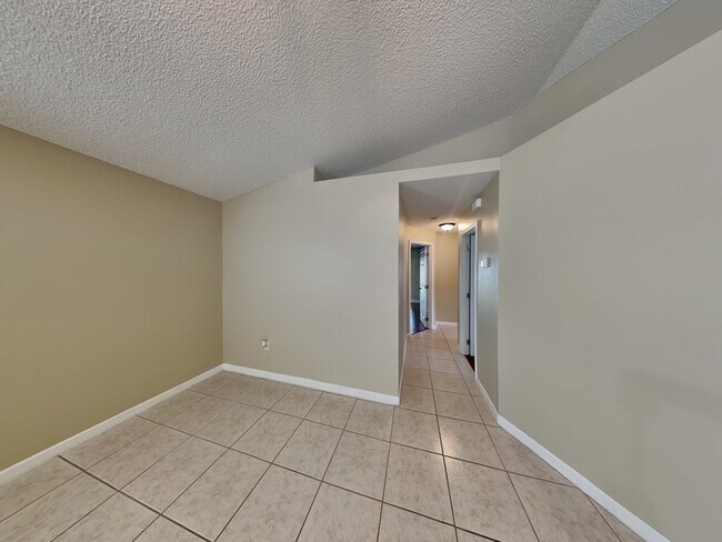 Building Photo - 1053 Vista Palma Way