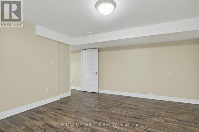 Building Photo - 260 Beechgrove Dr