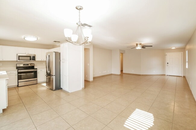 Building Photo - 17463 W Ventura St