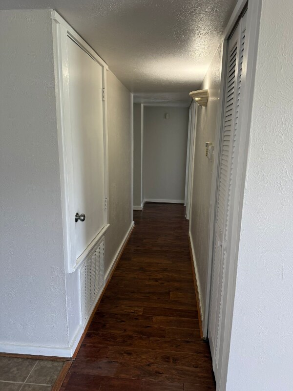 Foto del edificio - 562 Shadowcrest Ln