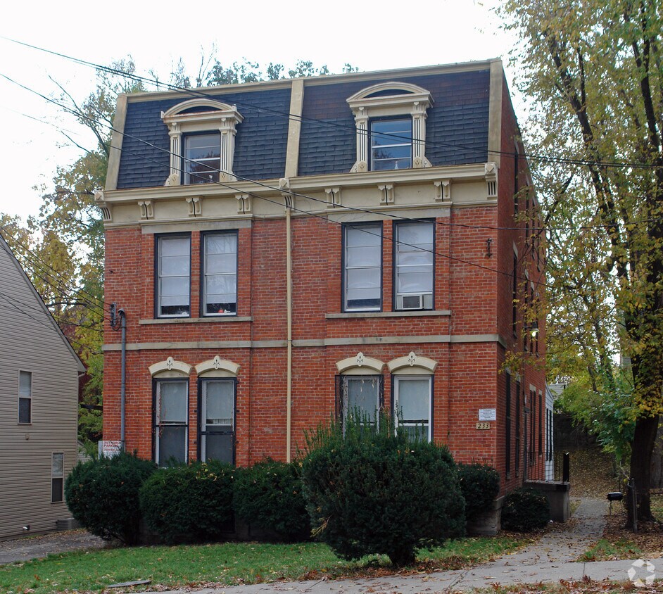 Building Photo - 233 McGregor Ave