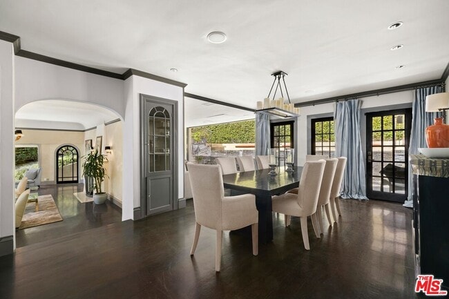 Foto del edificio - 3300 N Knoll Dr