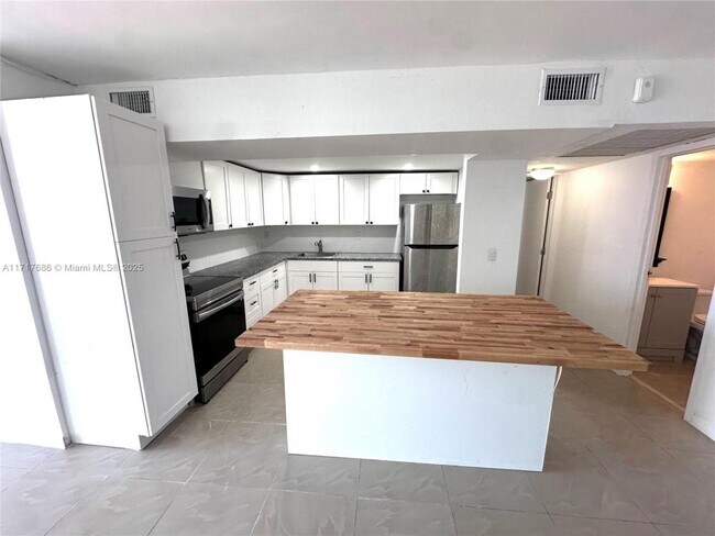 2 bedroom in Hallandale FL 33009 - 2 bedroom in Hallandale FL 33009 Apartment