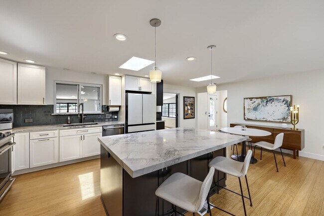 Building Photo - South Boulder Stunner | Fully Remodeled 4BD Retreat with Incredible Backyard - Available August 1!
