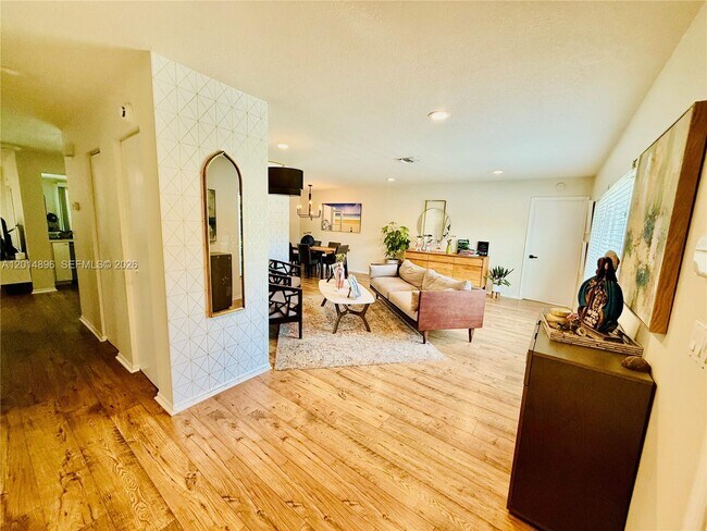 Foto del edificio - 2411 NW 31st St