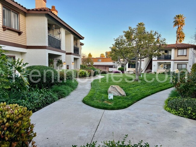 Building Photo - El Cajon, 1013-G S. Sunshine Ave, Wood Flo...