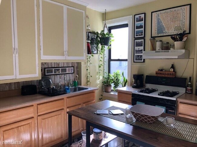 Foto del edificio - 2 br, 1 bath Townhome - 1200 N Allen Pl