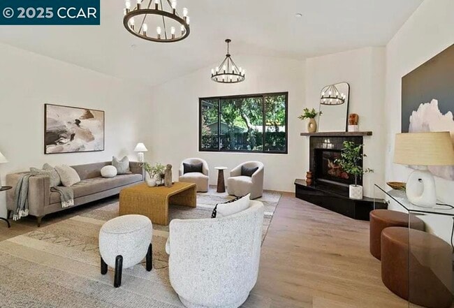 Foto del edificio - 132 Quinterra Ln