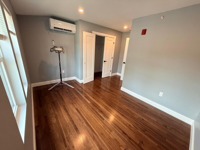 Building Photo - 4 Neponset St