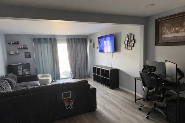 Building Photo - 1165 Pleasant Run Dr